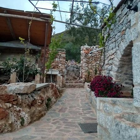 Find Your Peace In A Traditional Country House!! Lagia Buitenkant foto