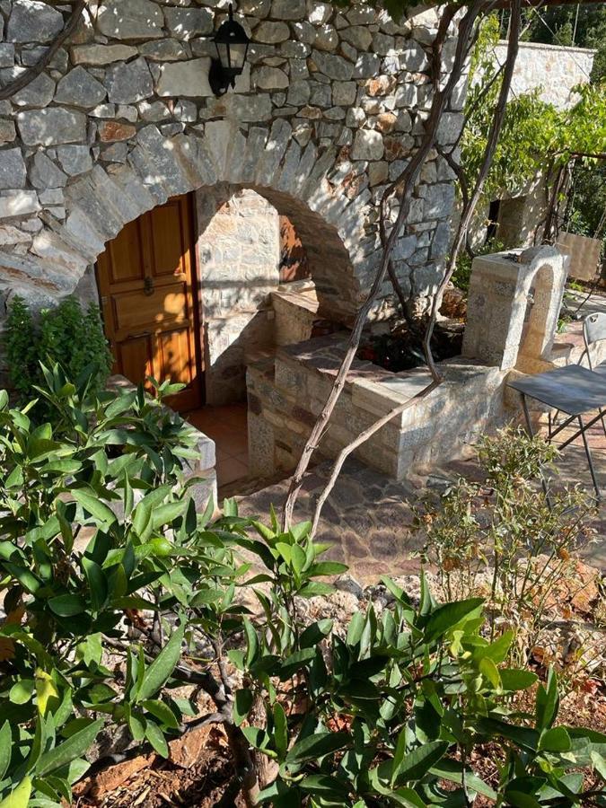 Find Your Peace In A Traditional Country House!! Lagia Buitenkant foto