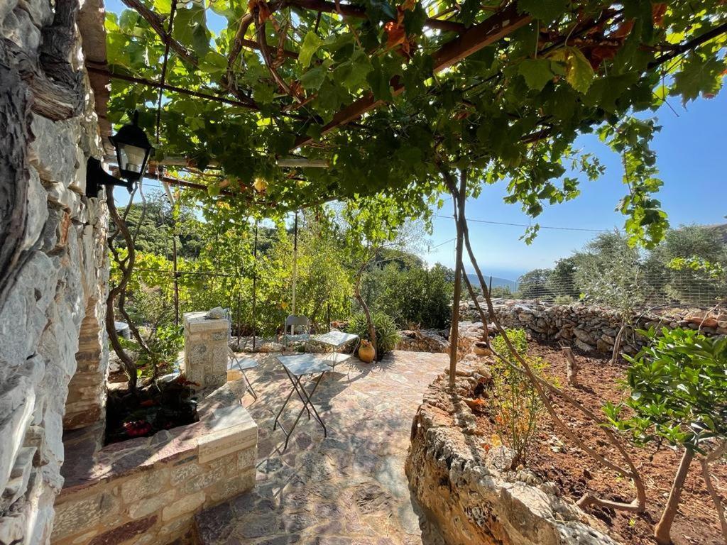 Find Your Peace In A Traditional Country House!! Lagia Buitenkant foto